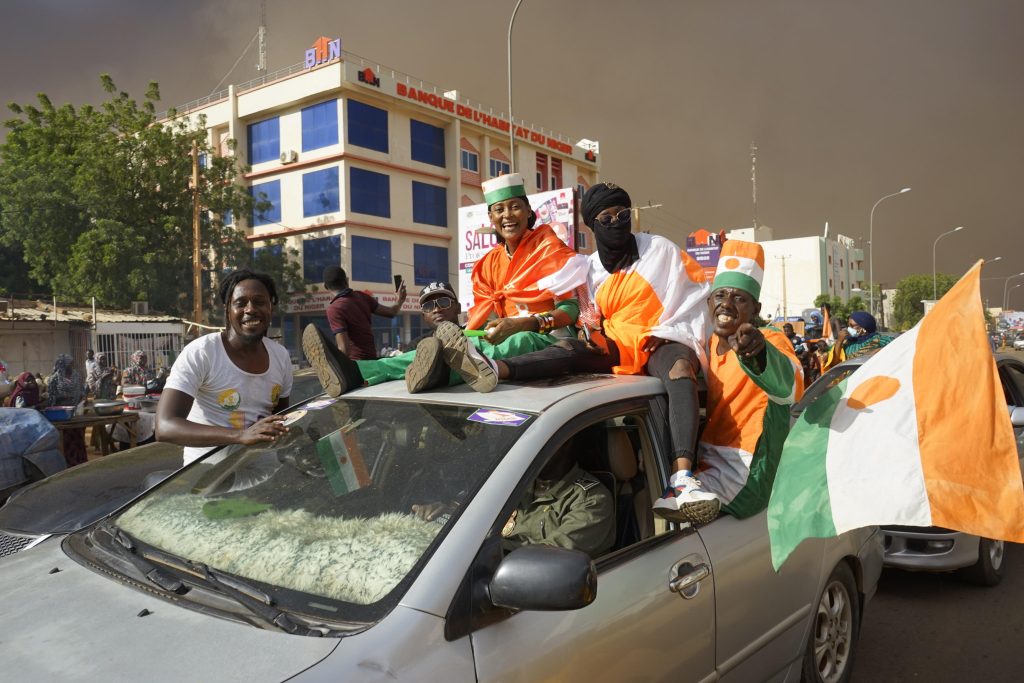 Comincia la ritirata dell’esercito francese dal Niger