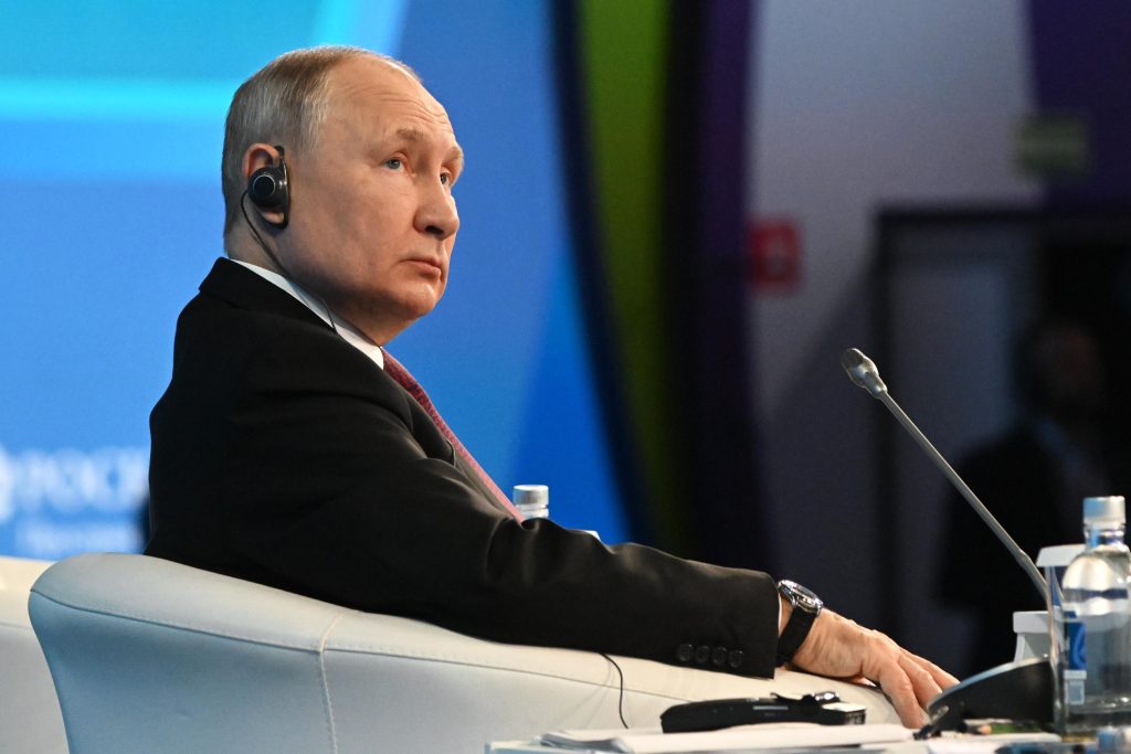 Putin in Kirghizistan, primo viaggio dopo mandato di arresto internazionale
