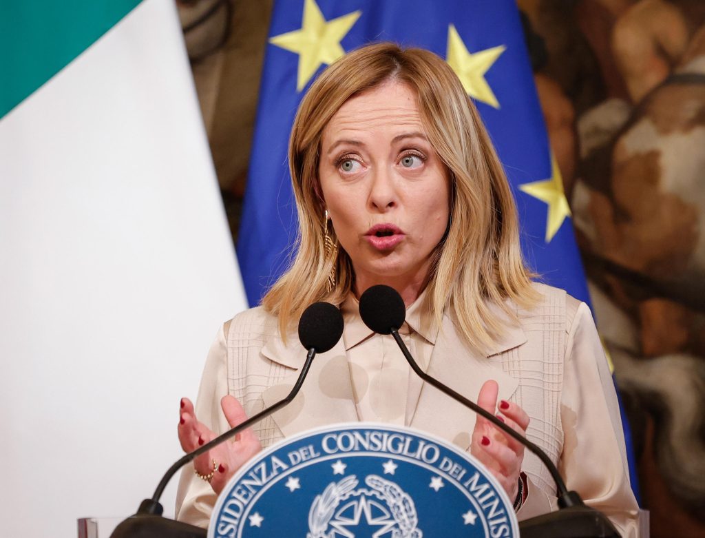Meloni lancia un patto con le imprese per la famiglia