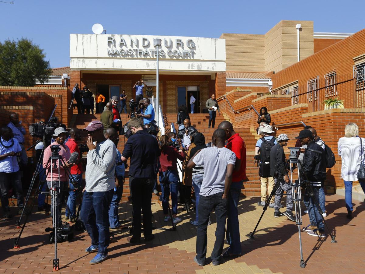 Sudafrica, processo contro agenti. Uccisi testimoni davanti al tribunale