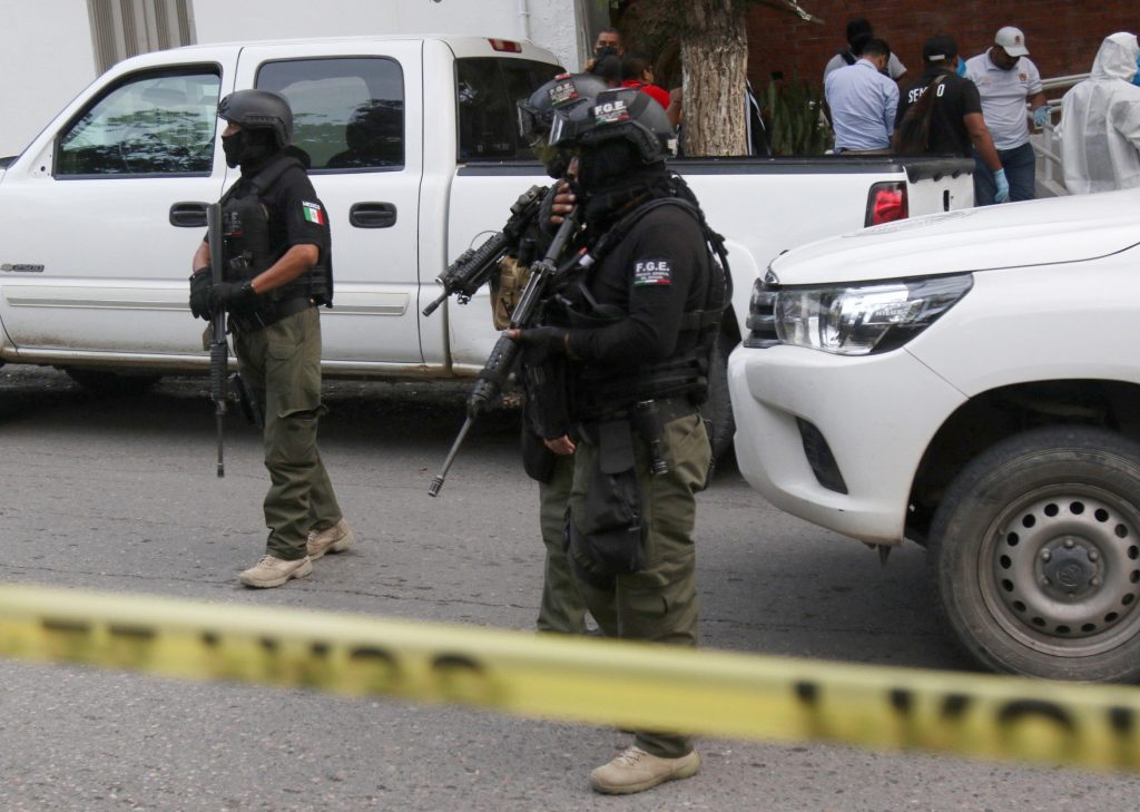Scontro polizia-narcos, 6 morti in Messico