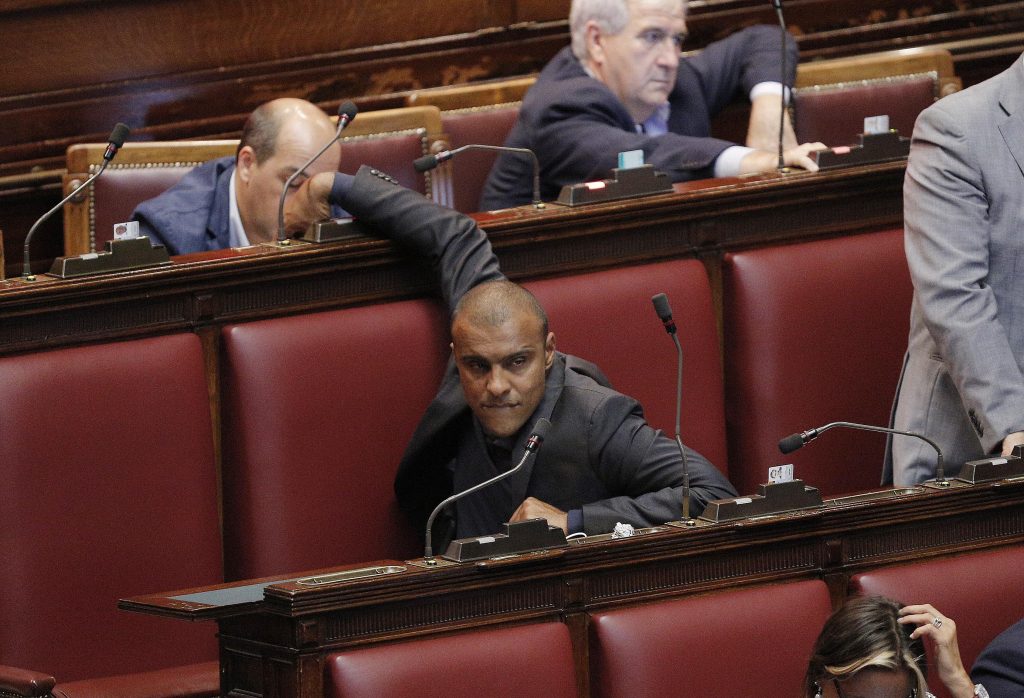 Frode e corruzione, sequestro da cinque milioni a ex deputato FdI Maietta