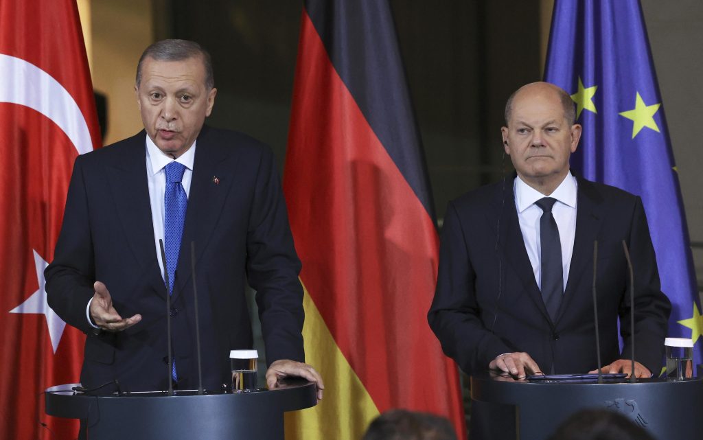 Erdogan incontra Scholz a Berlino