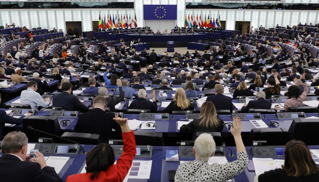 Parlamento europeo, primo ok alle norme sugli imballaggi
