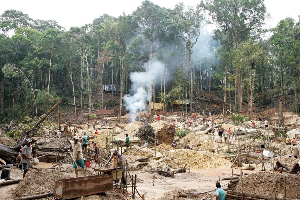 Crolla miniera d’oro illegale, 15 morti in Suriname