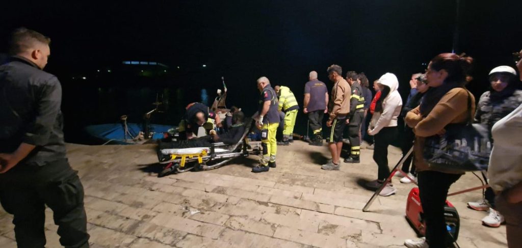 Lampedusa, proseguono gli sbarchi