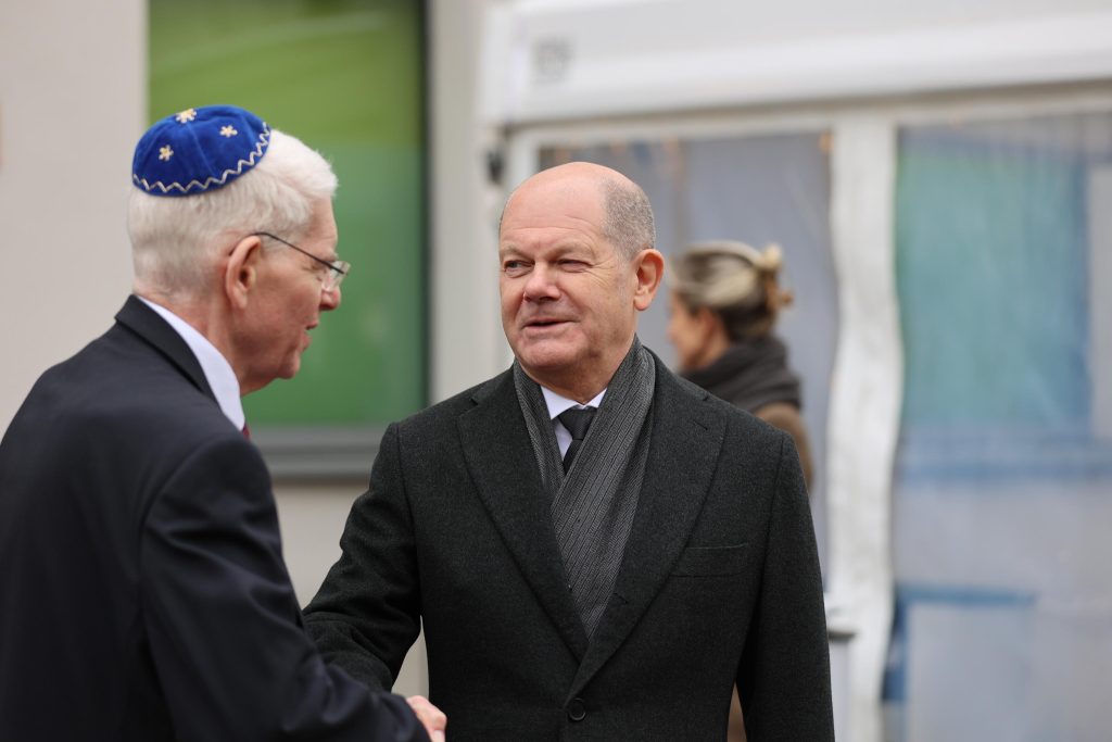 Notte dei cristalli, Scholz: “mai più antisemitismo, dobbiamo onorare la promessa”