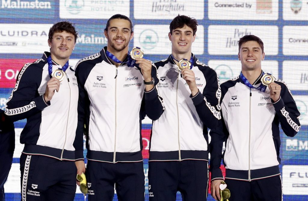 Nuoto, Europei in vasca corta: l’Italia vince l’oro nella staffetta dei 4×50 misti