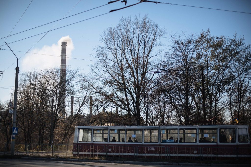 Ucraina, centrale termica colpita da un raid