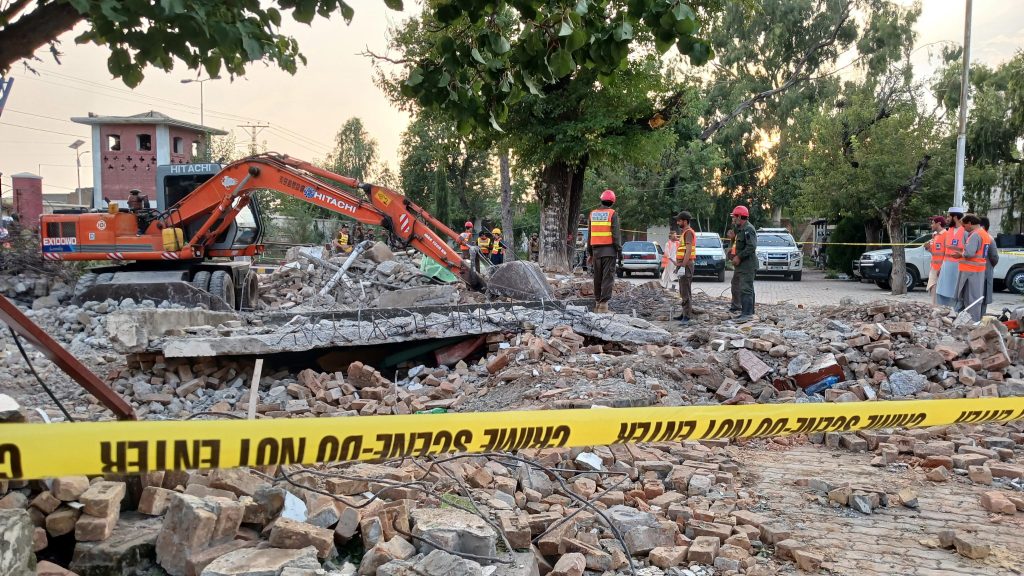 Attentato dei talebani pakistani, 23 morti