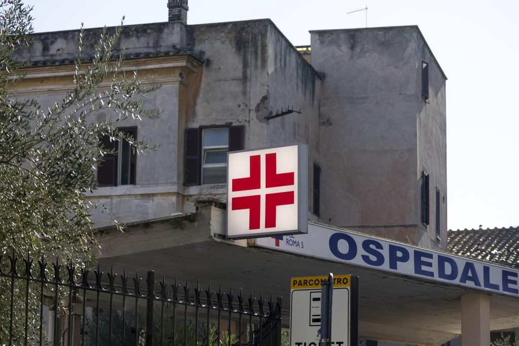 Rogo nell’ospedale di Tivoli, due vittime morte per shock termico