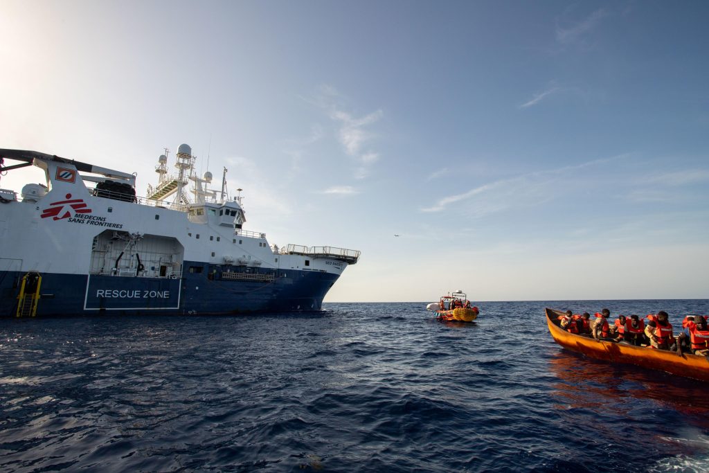 Geo Barents attracca a Genova con 36 migranti a bordo