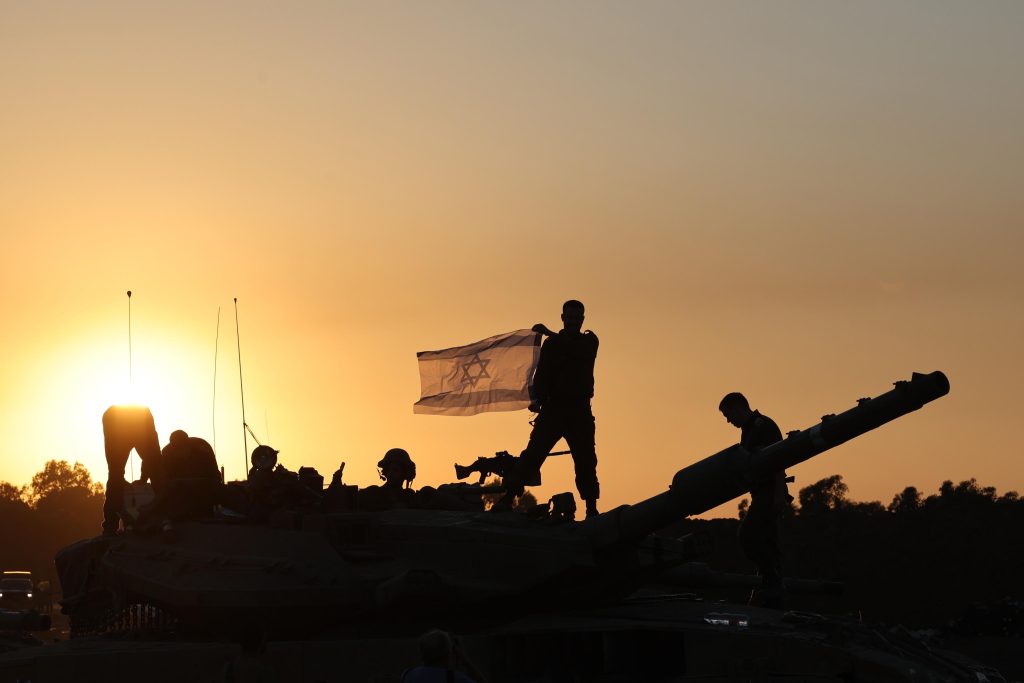Mentre si tratta per la tregua Israele attacca in Cisgiordania