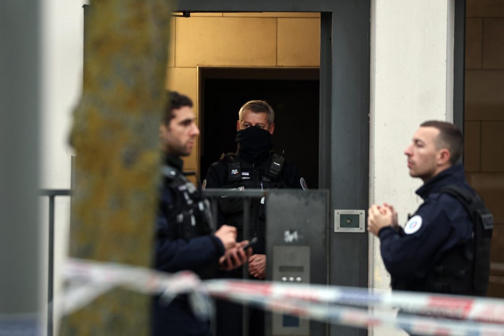 Madre e quattro figli morti in casa, orrore vicino Parigi