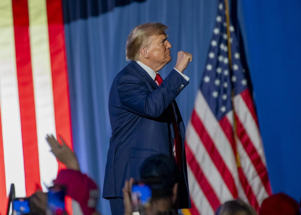 Primarie USA, squalifica nel Maine: Trump presenta ricorso trump