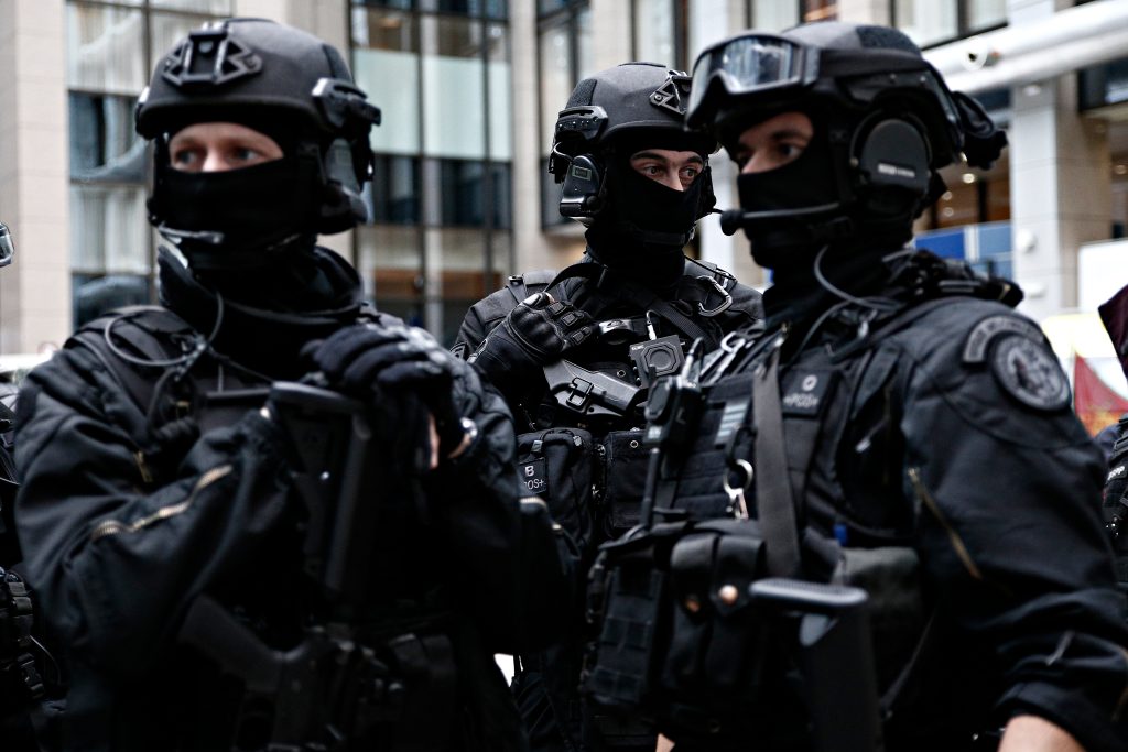 Austria: tre arresti per sospetto terrorismo islamico, allerta in Europa