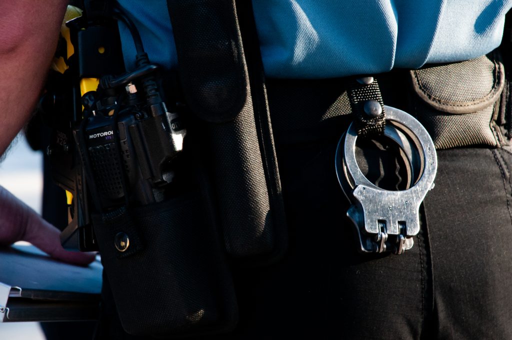 Colorado, afroamericano morto causa abusi polizia, accusati due paramedici