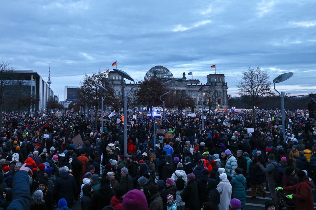 PROTESTE GERMANIA CONTRO ESTREMA DESTRA AFD