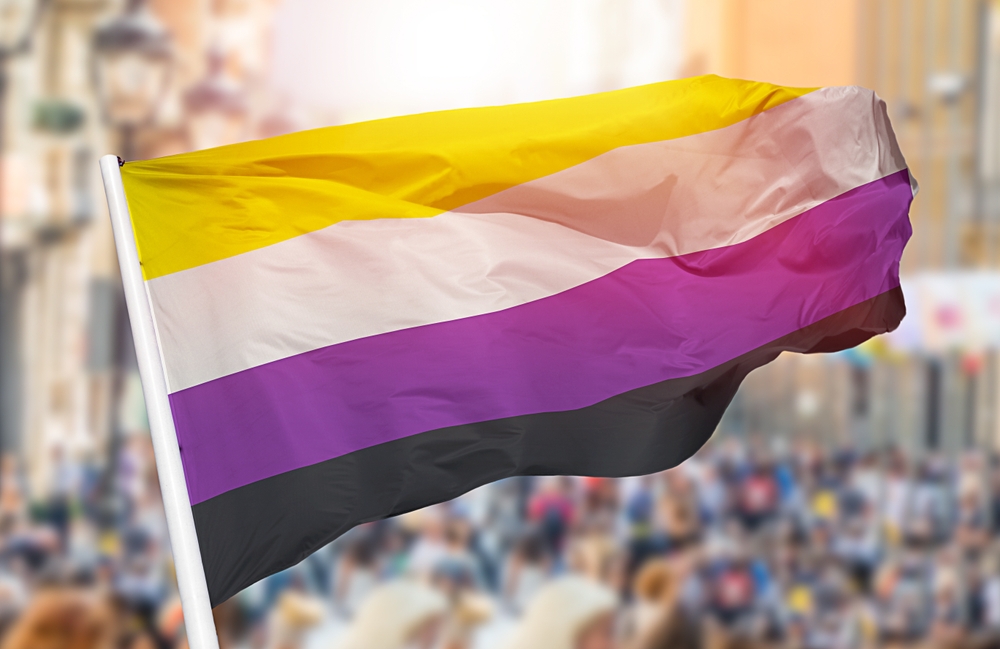 Le persone non-binary in Spagna BANDIERA NON BINARY PERSONE NON BINARIE