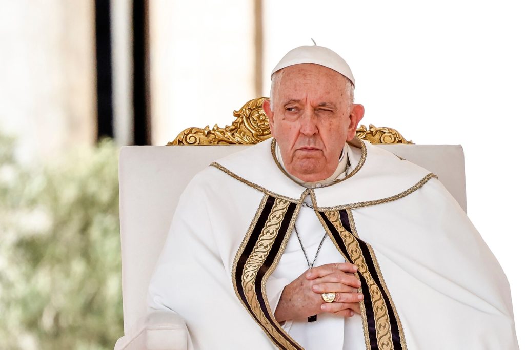 Il porno, tra Papa e IA