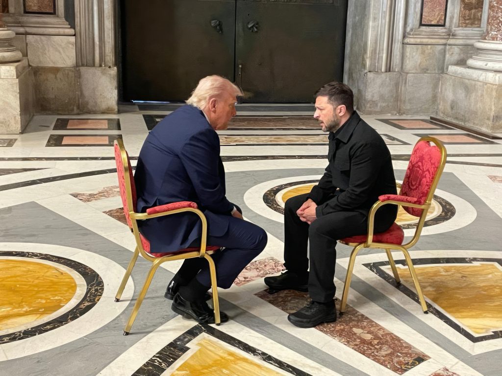 Trump e Zelensky, il “miracolo” a San Pietro