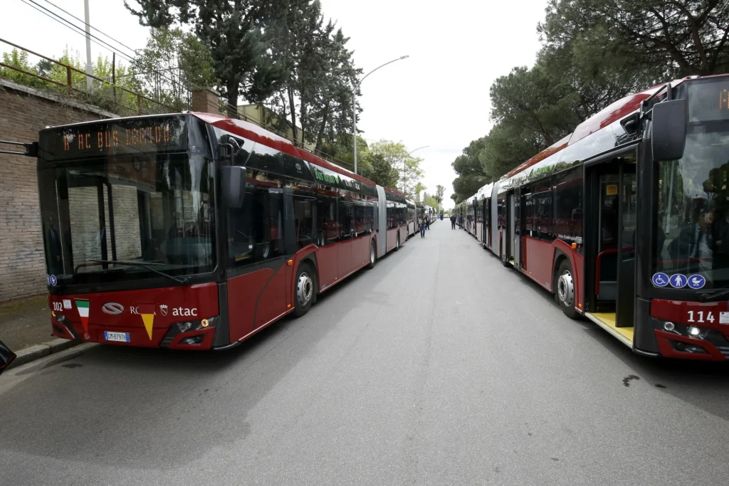 Al via bando ATAC per la selezione di conducenti degli autobus: requisiti e dettagli