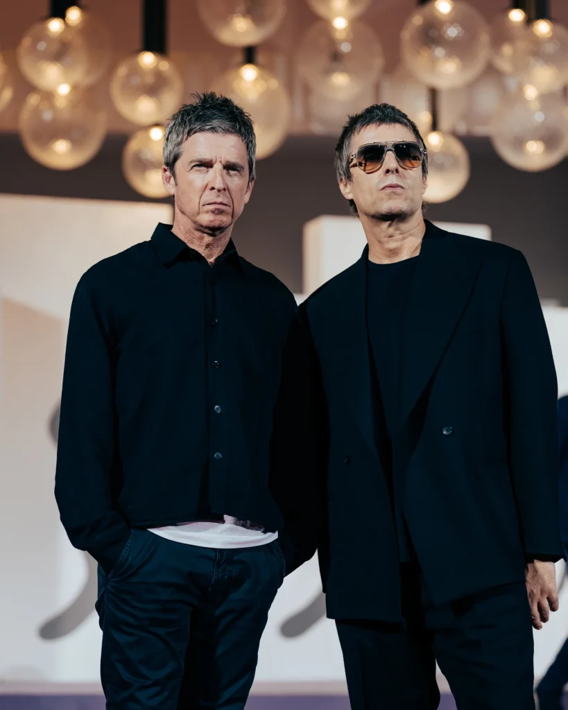Oasis red carpet
