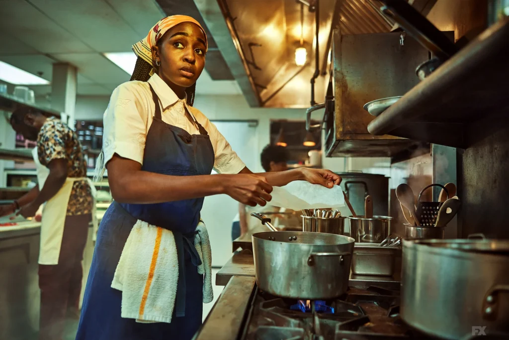 La brigata di cucina di The Bear durante il servizio nel ristorante