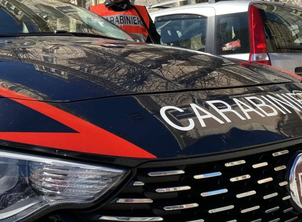 Roma, cade da tetto mentre tenta furto in un capannone: muore 24enne