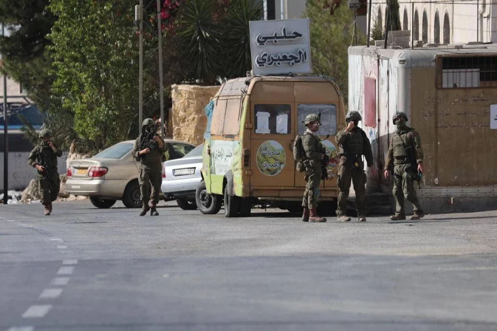 Blitz Idf in Cisgiordania: “Azione antiterrorismo a Hebron”. Almeno 15 palestinesi arrestati