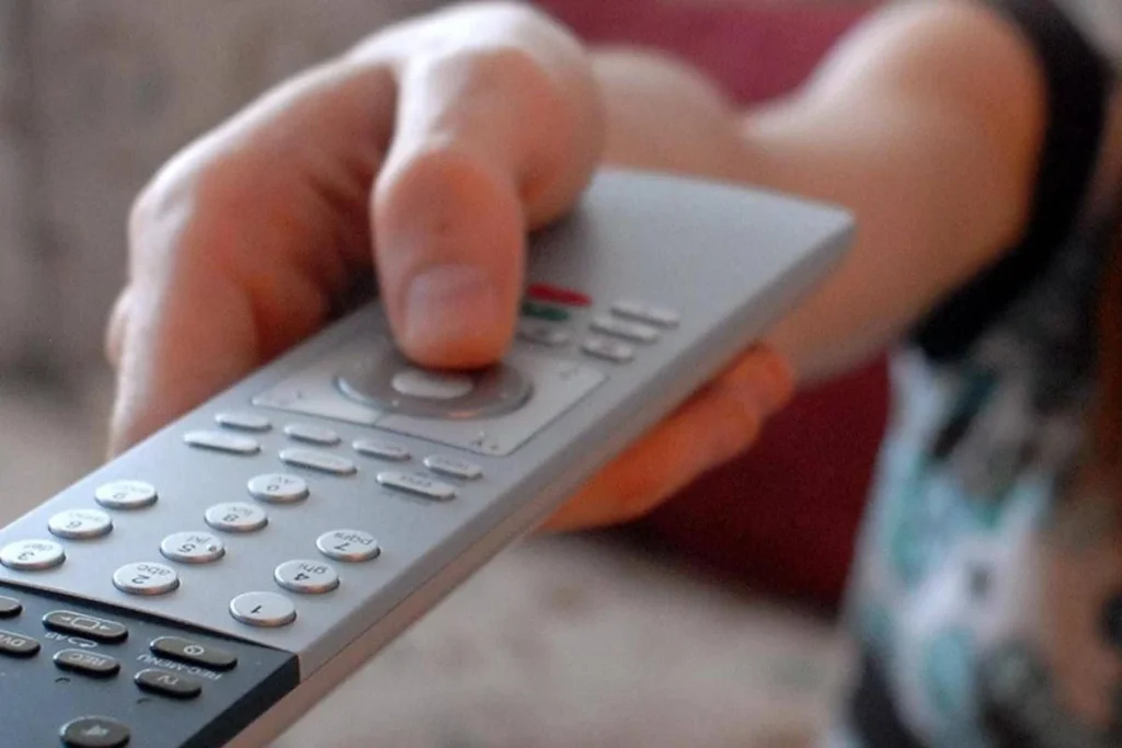 Ascolti tv, 15 ottobre: ‘Doc – Nelle Tue Mani 4’ su Rai1 domina con 25,1% di share