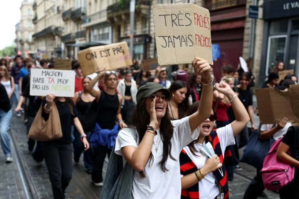 Francia, Mesnil (sindacato liceale): “Bisogna intensificare la protesta”
