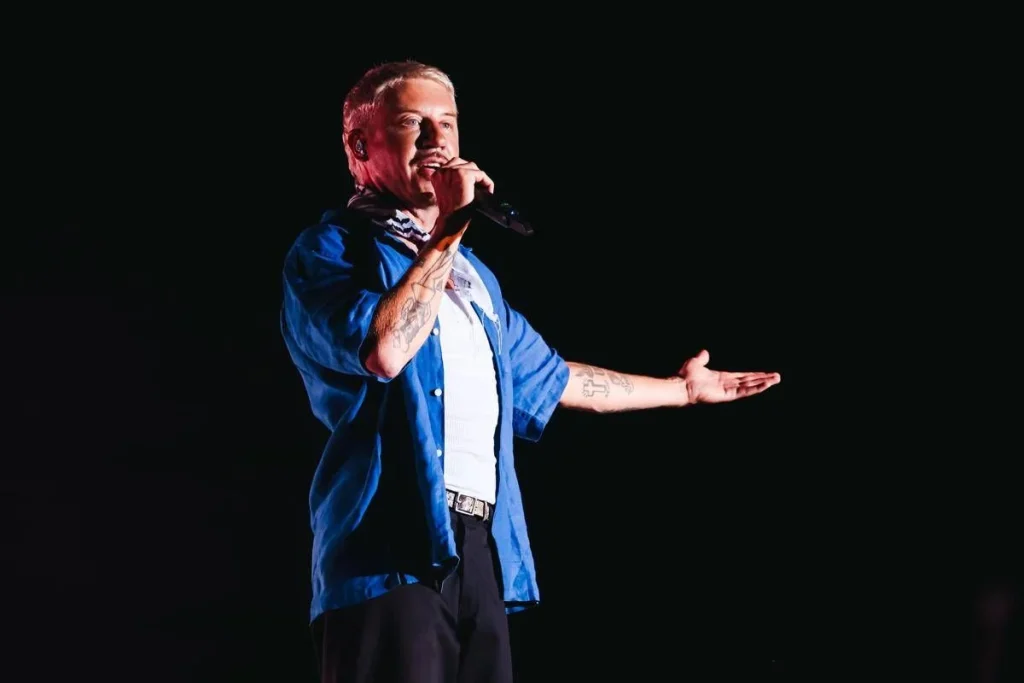 Il rapper Macklemore torna sul palco dopo l’addio al tour di Ed Sheeran: “Dico Palestina libera”