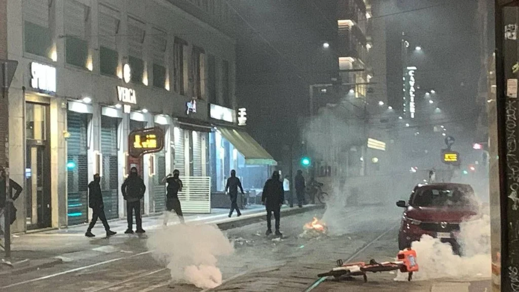 Milano, scontri e saccheggi. L’identikit dei violenti: giovanissimi, italiani e stranieri
