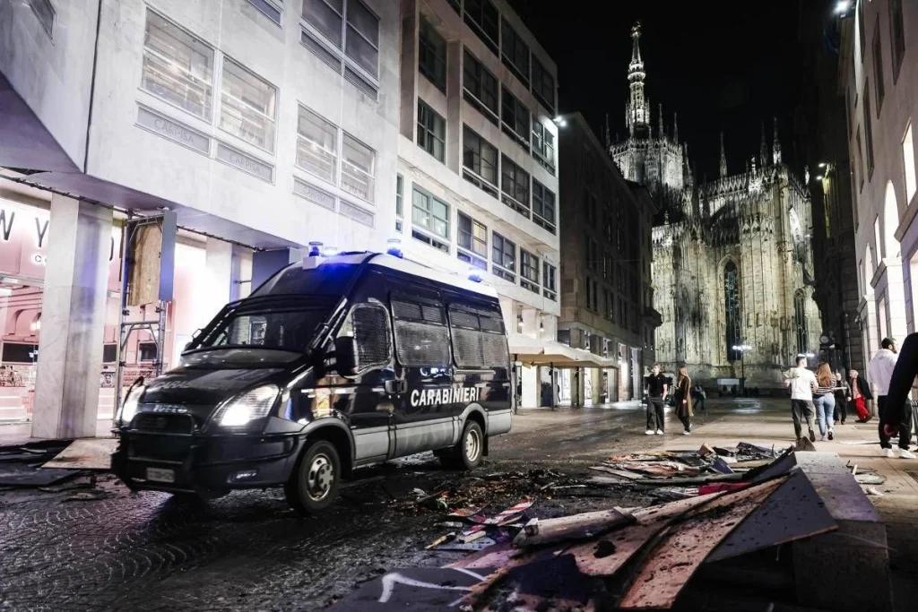 Scontri a Milano, perquisizioni per 100 persone: 51 sono minorenni. Città blindata per sabato