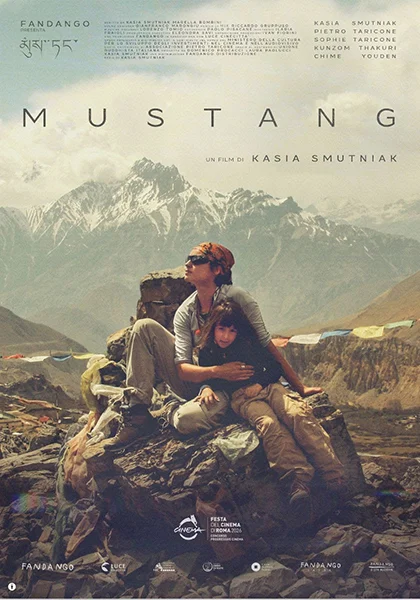  Mustang, la locandina del documentario di Kasia Smutniak con le montagne dell'Himalaya