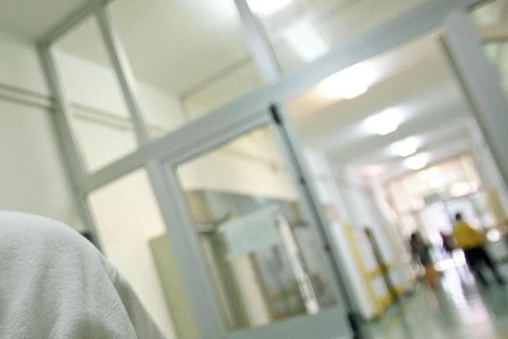Napoli, donna incinta viene dimessa: torna in ospedale e muore insieme alla bimba