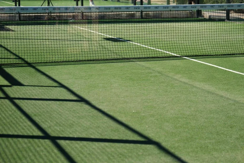 La racchetta supera il pallone: tennis e padel davanti al calcio