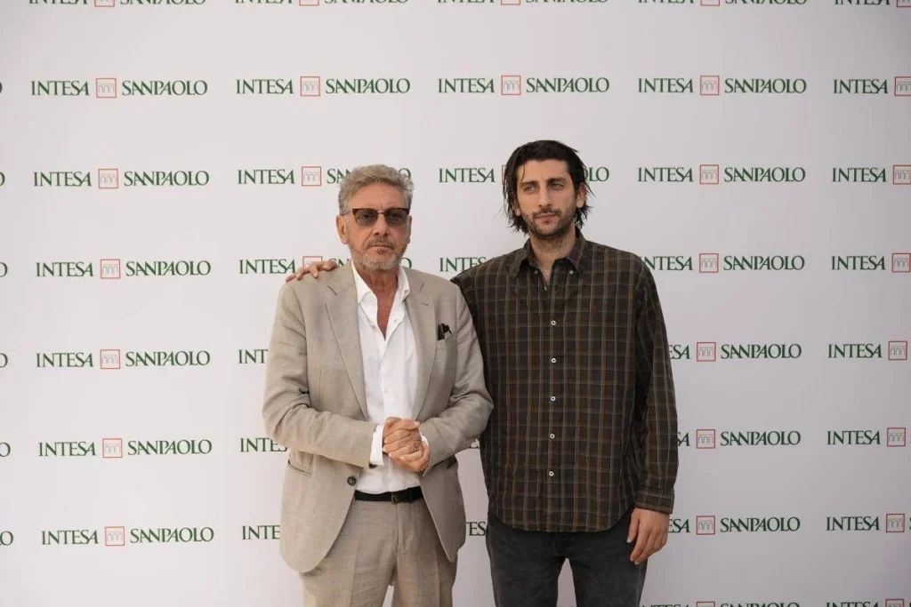 Intesa Sp, Sergio e Pietro Castellitto firmano la nuova campagna istituzionale ‘A mano a mano’